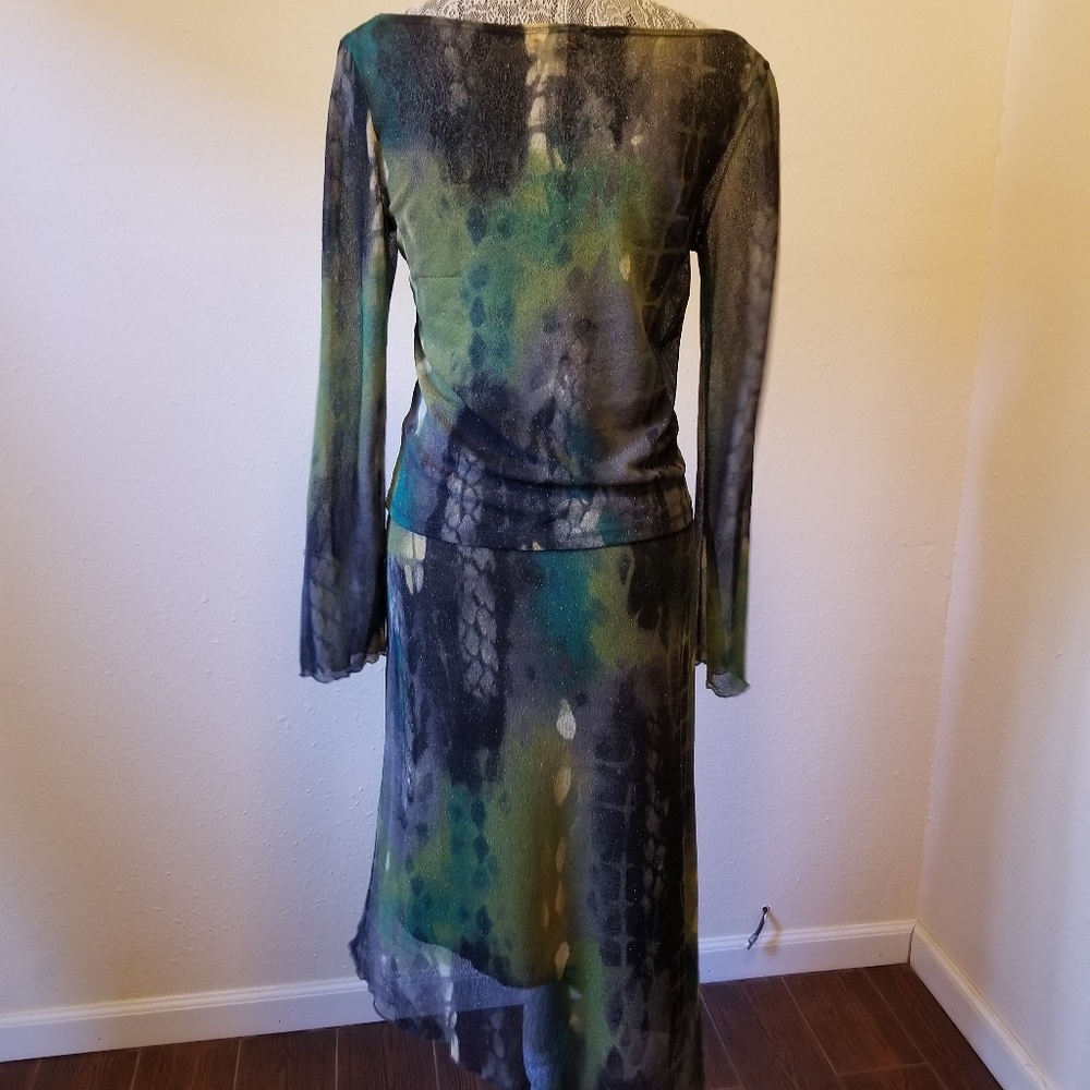 Two pieces - Picture 2 of 2
